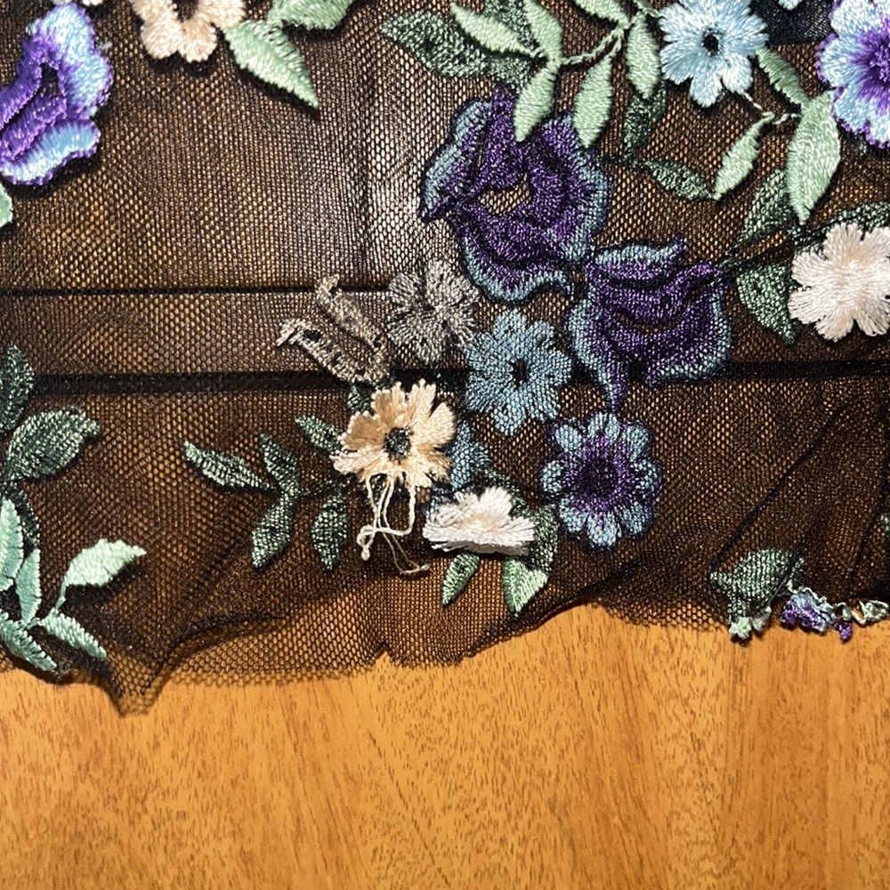 Mesh Floral Top - Picture 4 of 4